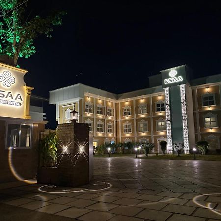 Esaa Airport Hotel Kochi Bagian luar foto