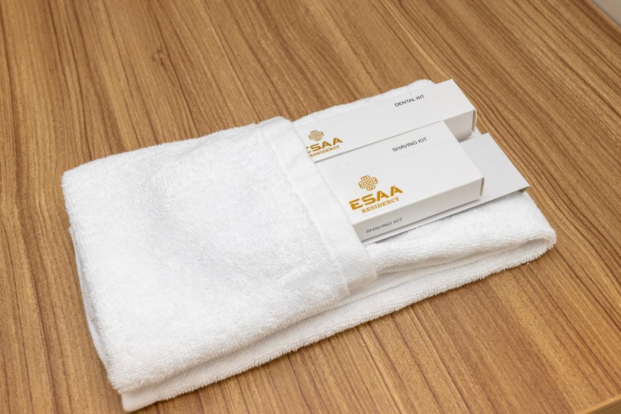 Esaa Airport Hotel Kochi Bagian luar foto