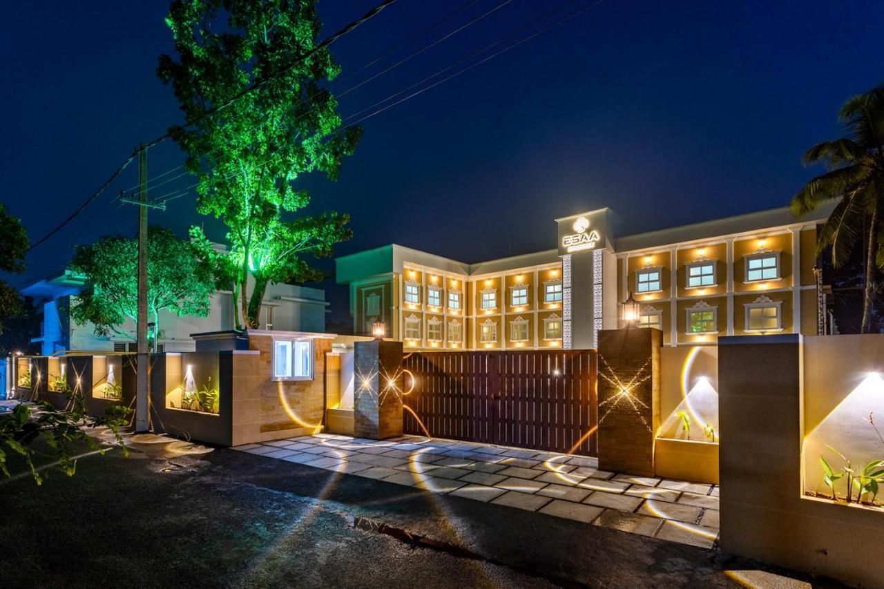 Esaa Airport Hotel Kochi Bagian luar foto