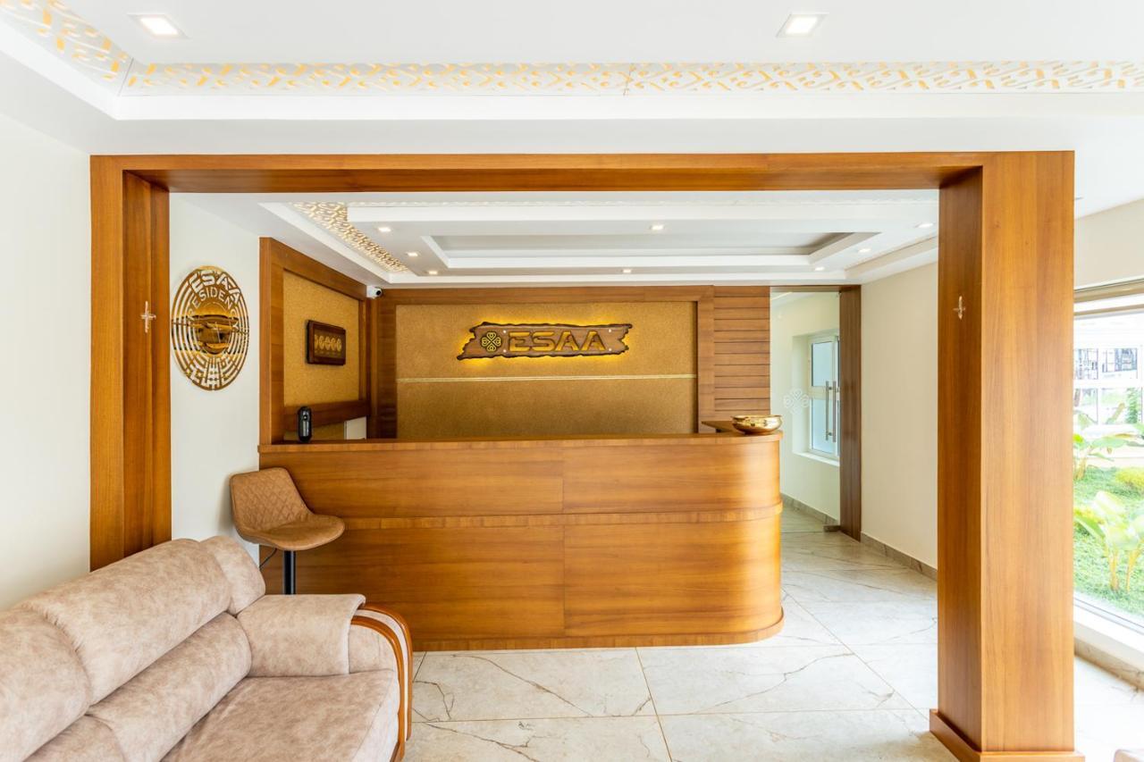 Esaa Airport Hotel Kochi Bagian luar foto